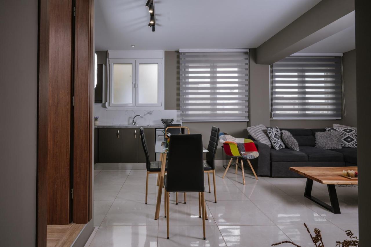 Unique1 - Two Bedroom Private Lux City Apartment Iraklion Buitenkant foto